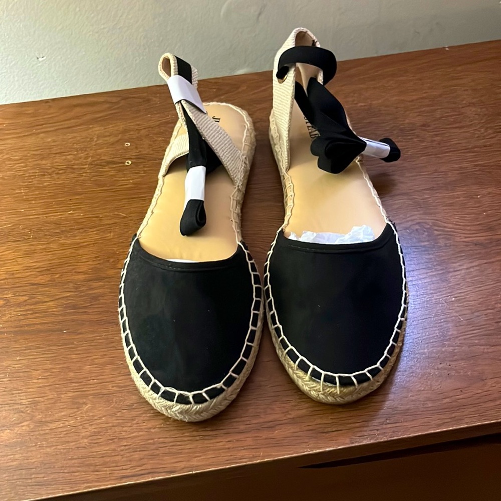 Black sandals